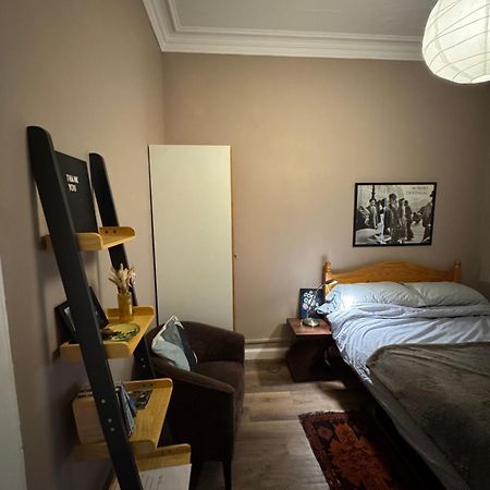 Central Room In Historic Tenement Shared Apartment Near Old Town EDI Exterior foto